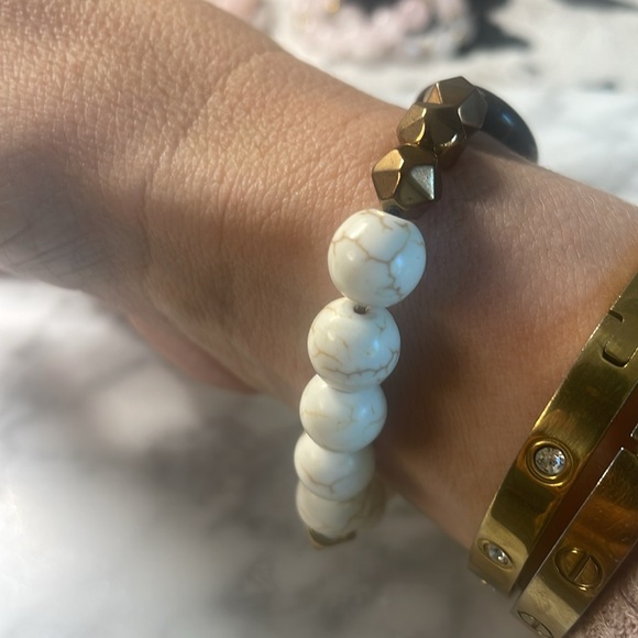 Tigers eye, bronze hematite & Howlite bracelet - Picture 3 of 5